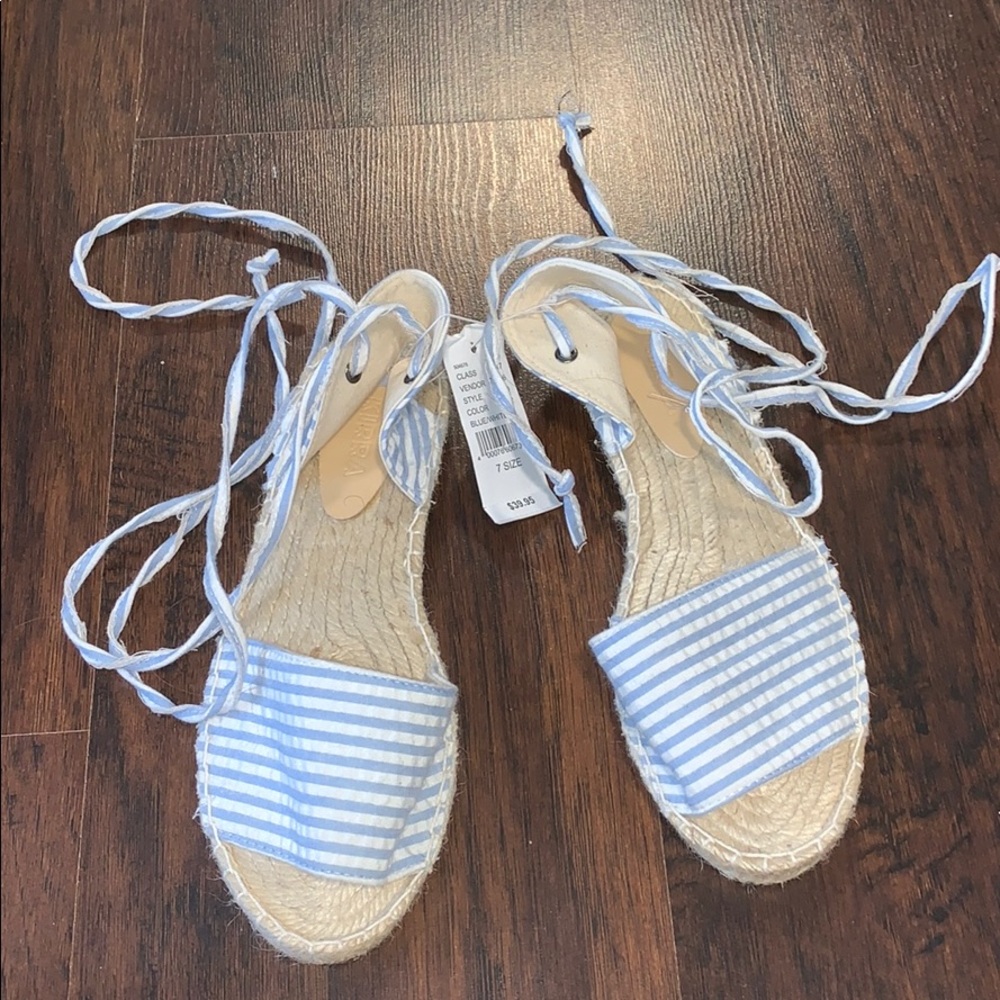 Light blue stripe sandals